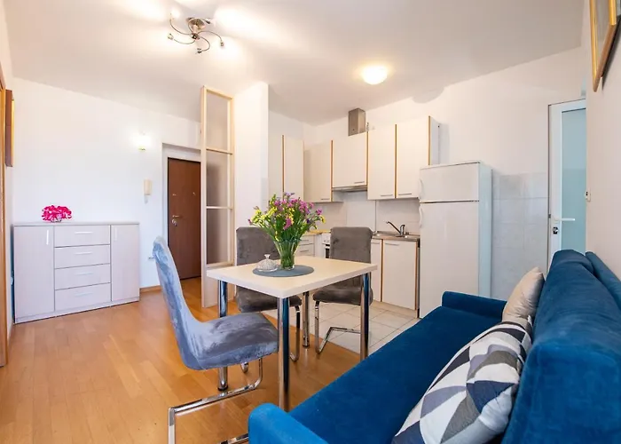 Danna's Apartment Split